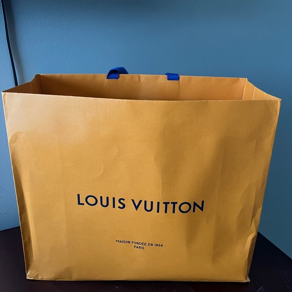 BLACK AND WHITE LOUIS VUITTON RIVOLI SNEAKER - Picture 7 of 7